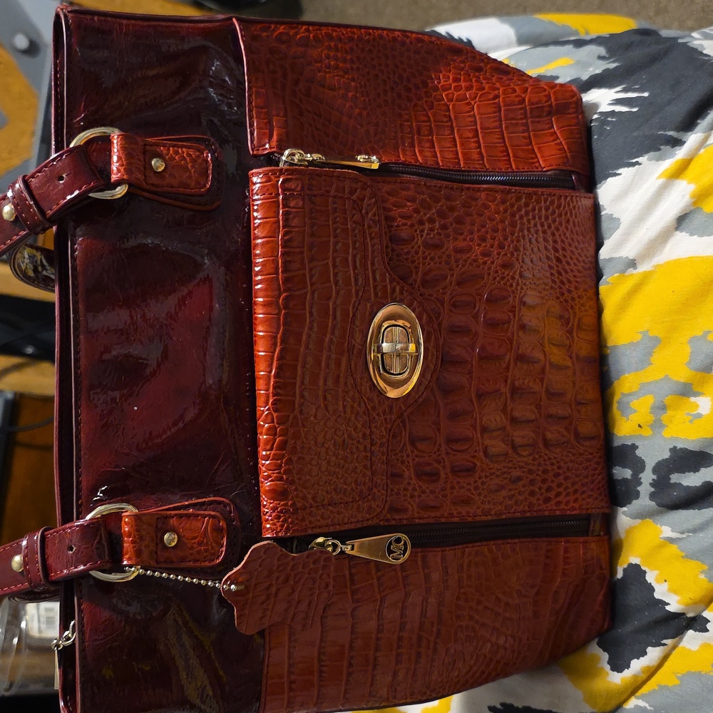 Madi Claire's Elegant Burgundy Crocodile-Embossed Leather Tote Bag - Picture 5 of 16